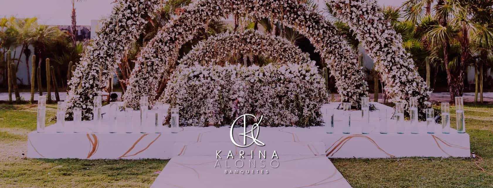 Escenario floral blanco
